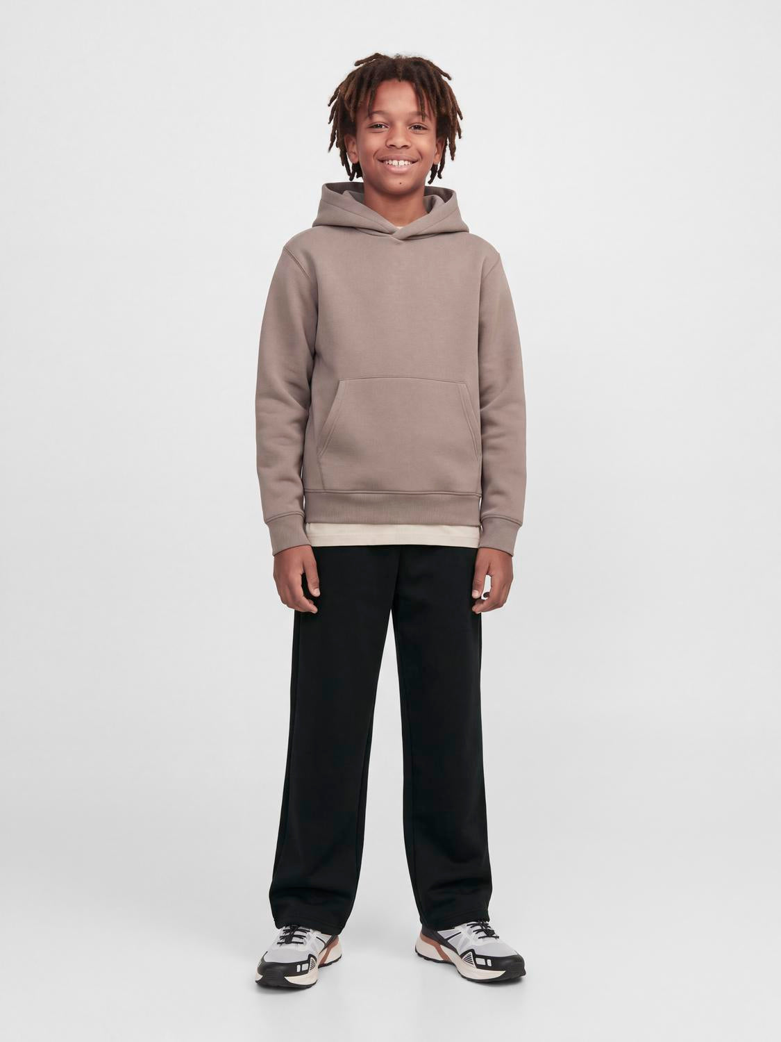model_shot-front_full